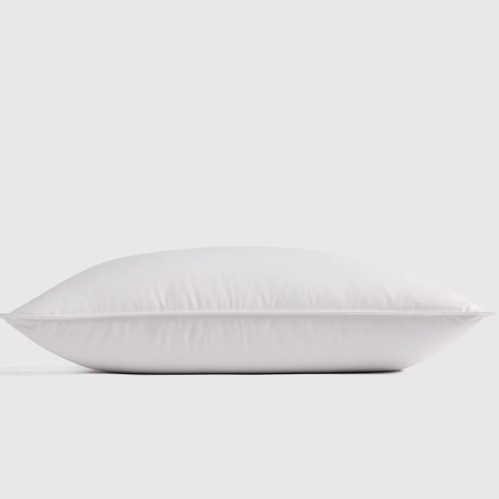 NWOT QUINCE Premium Down Alternative Pillow Soft Standard 4028 - Picture 5 of 11